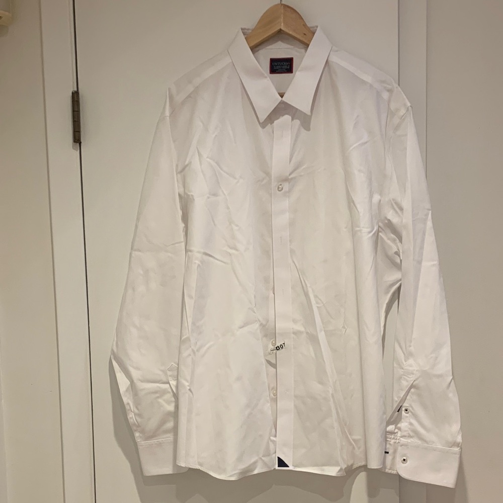 Untuckit Men's White Dress Shirt, size XXX-Large relaxed fit. Dry cleaned.